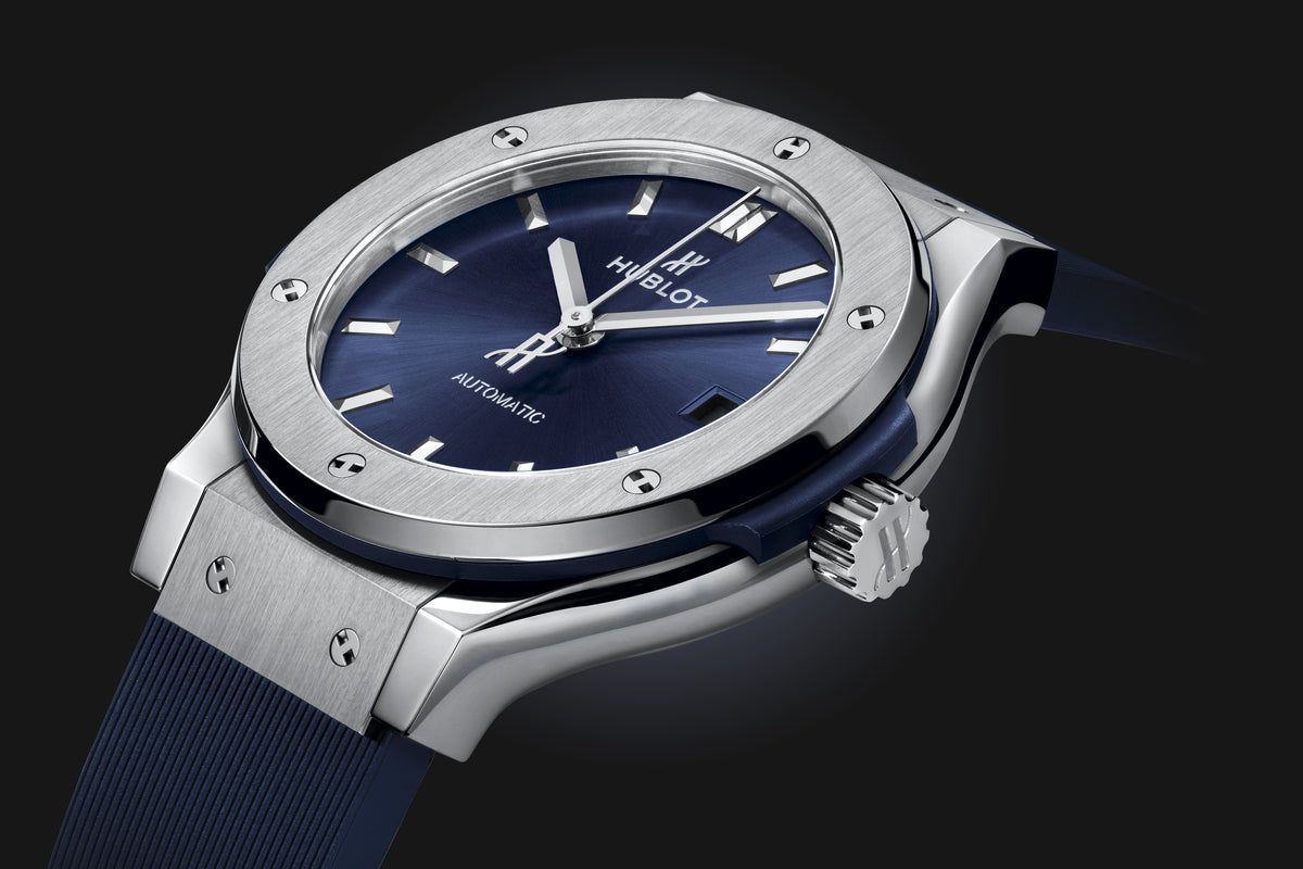 Hublot Classic Fusion Titanium Blue 38 mm 565.NX.7170.RX – three-quarter view