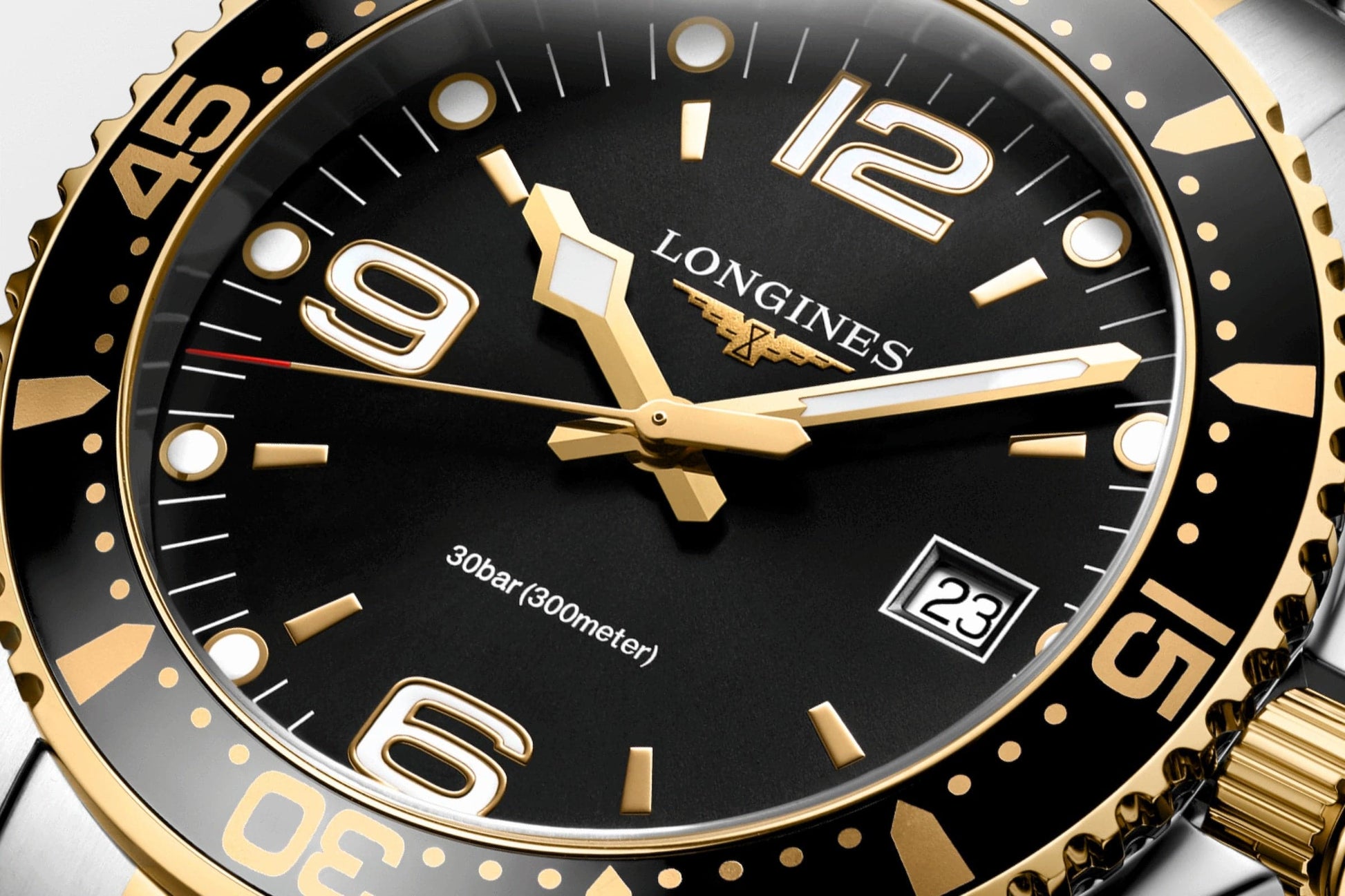 A Colourful Performance in the Diving World-Hydroconquest-L3.740.3.56.7 - Kamal Watch Company
