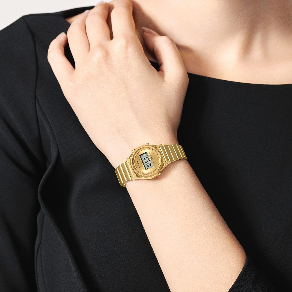 Casio Vintage LA700WEG-9A – on the wrist