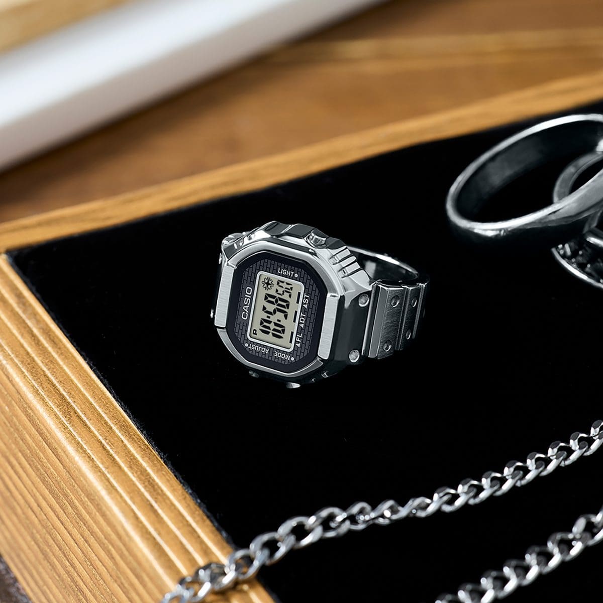 Casio CRW-001-1 – lifestyle view