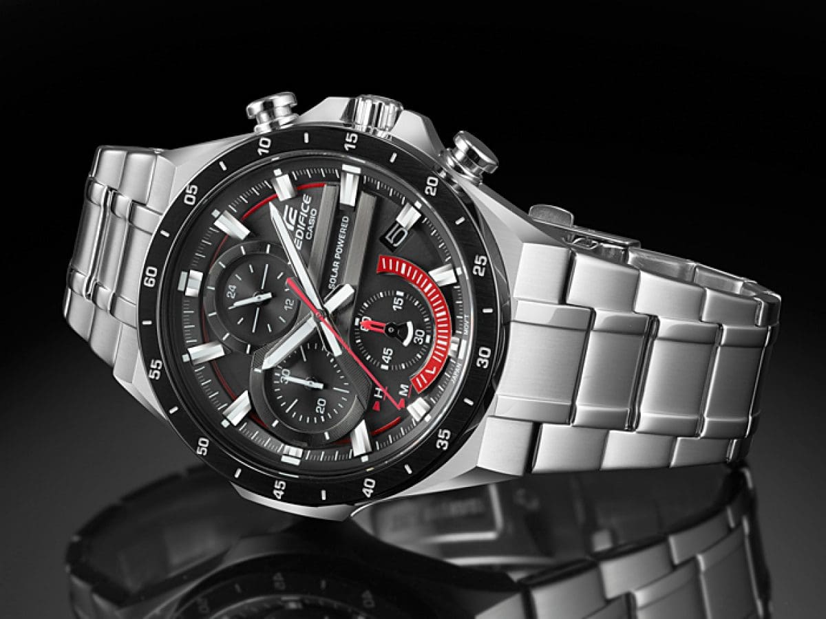 Casio Edifice EQS-920DB-1AV – front three-quarter view