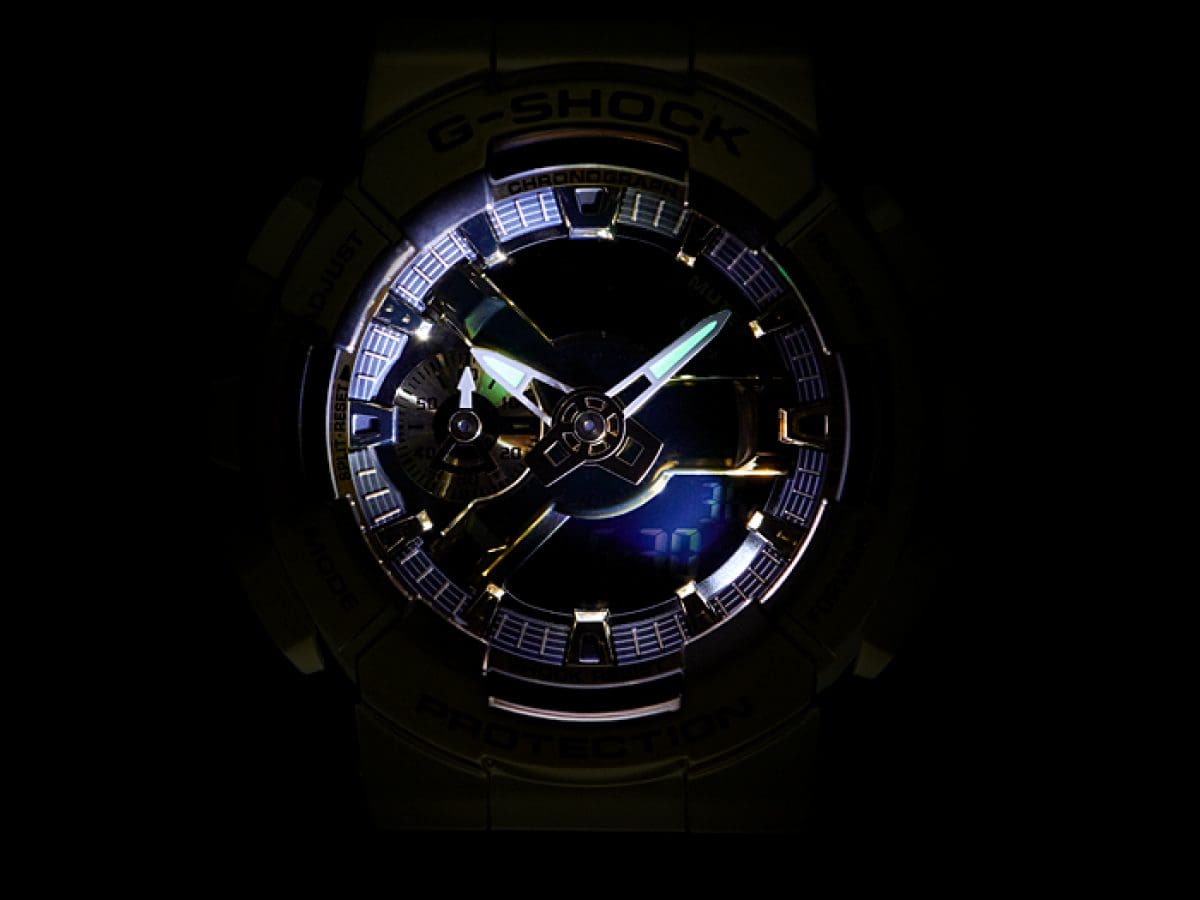 Casio G-Shock GM-110G-1A9 – illuminated dial