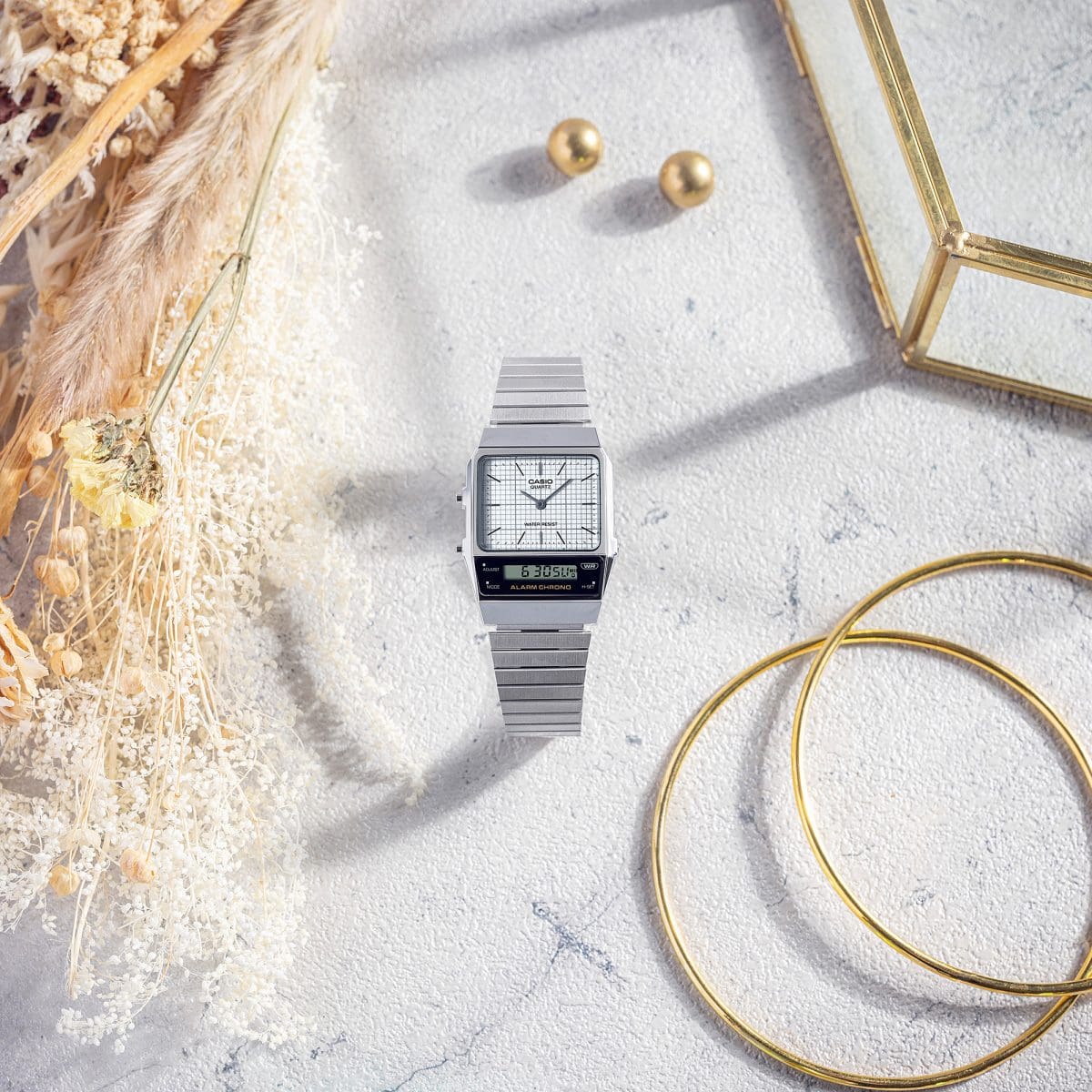 Casio Vintage AQ-800E-7A – lifestyle view