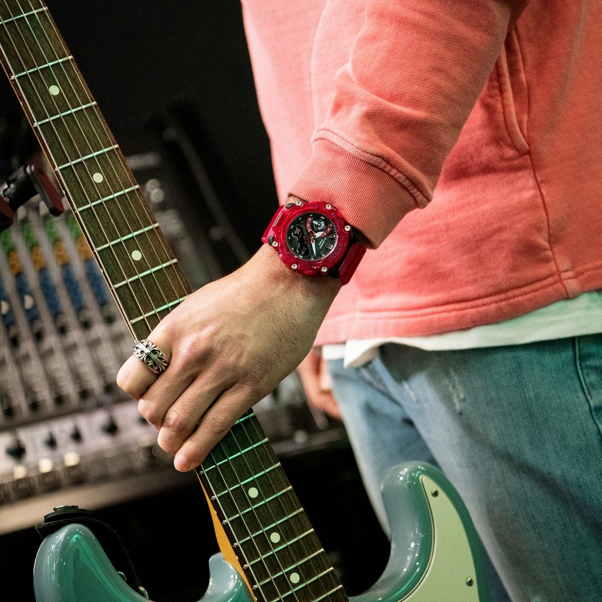 Casio G-Shock GA-2200SKL-4A – alternate on the wrist