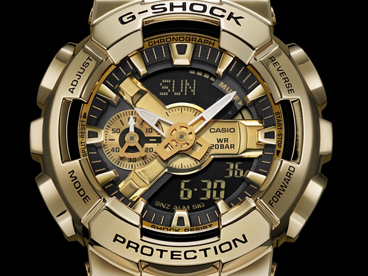 Casio G-Shock GM-110G-1A9 – dial close-up