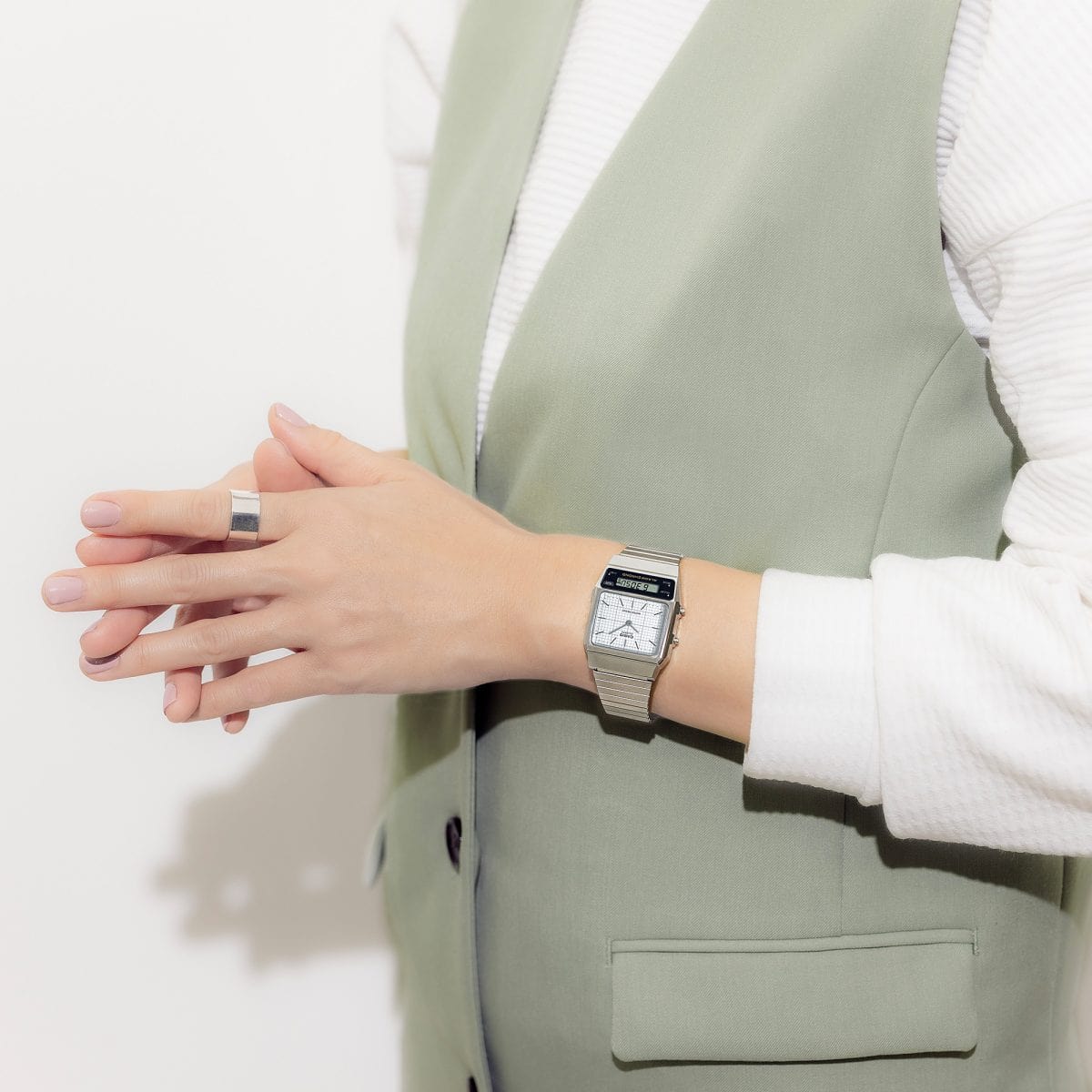 Casio Vintage AQ-800E-7A – on the wrist