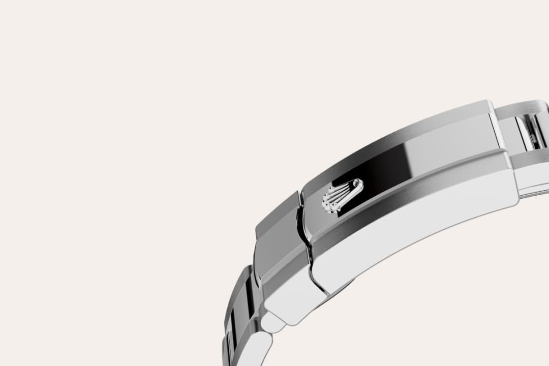 Fluted bezel