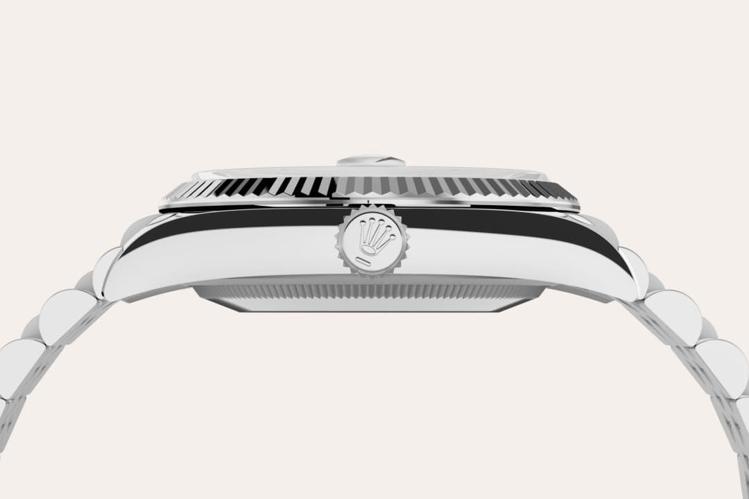 Fluted bezel