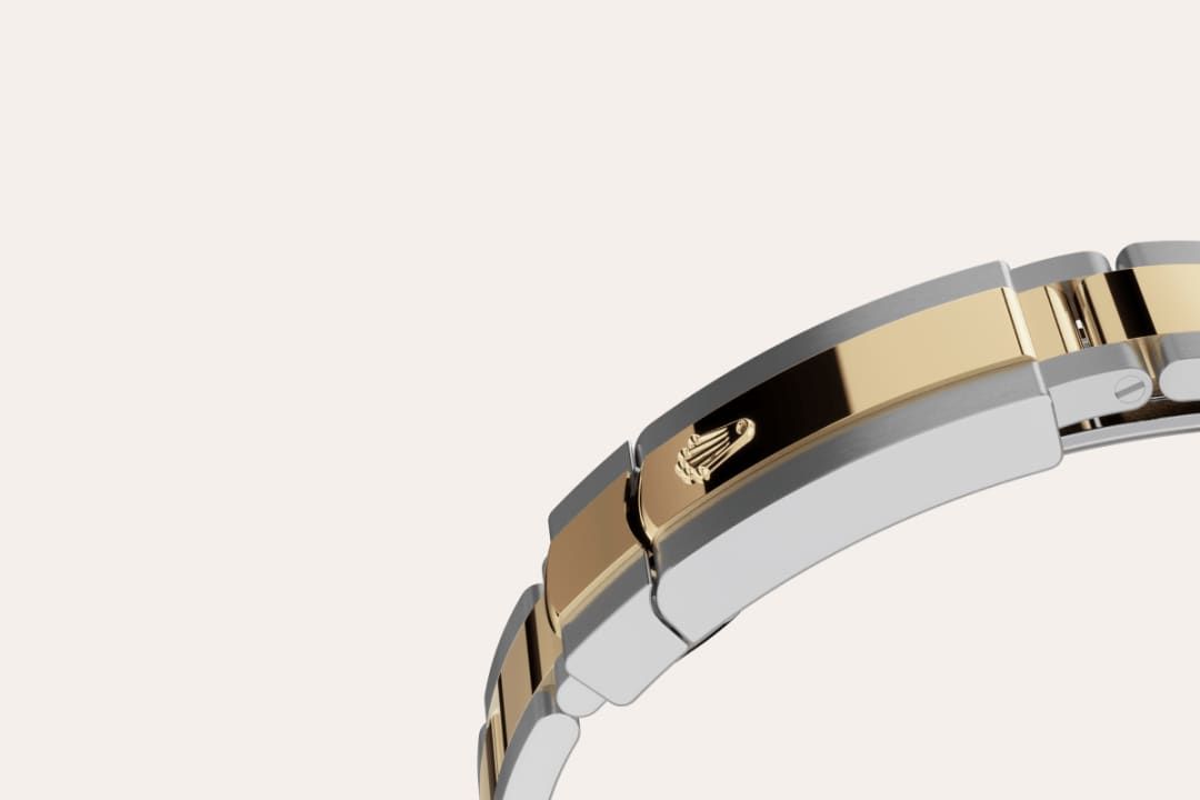 Fluted bezel