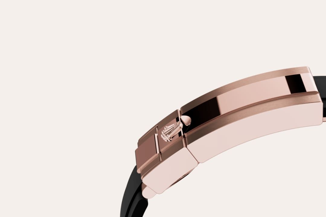 Fluted bezel
