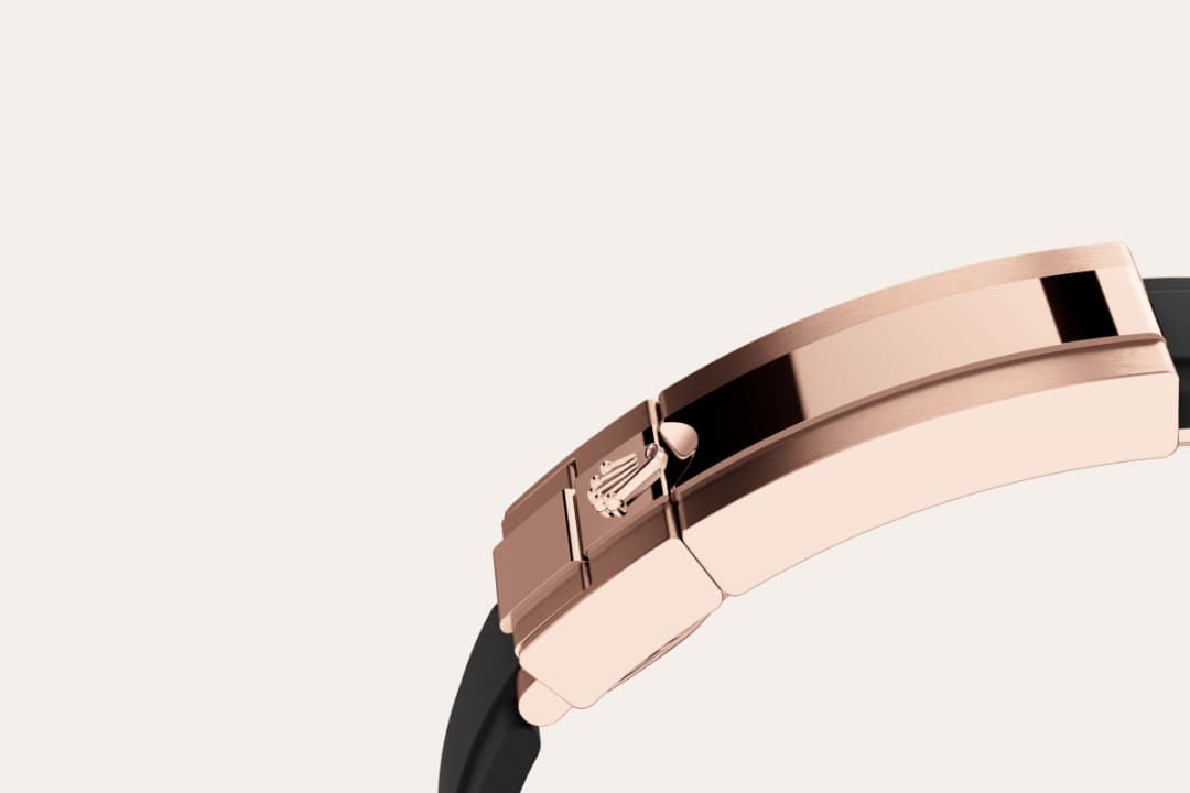 Fluted bezel