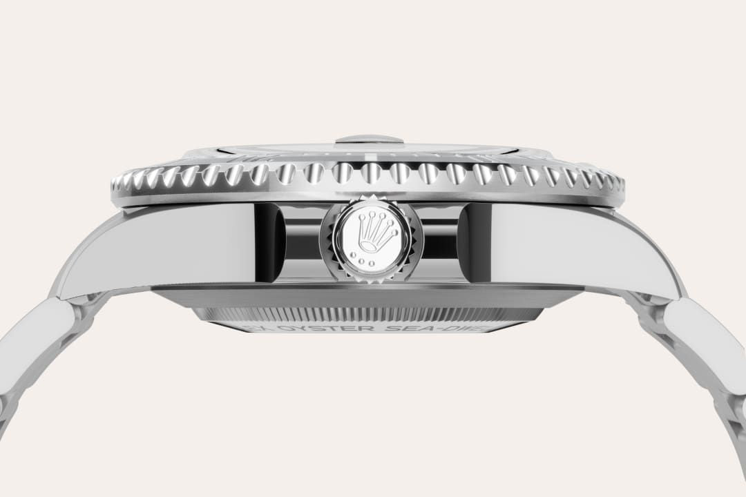 Fluted bezel