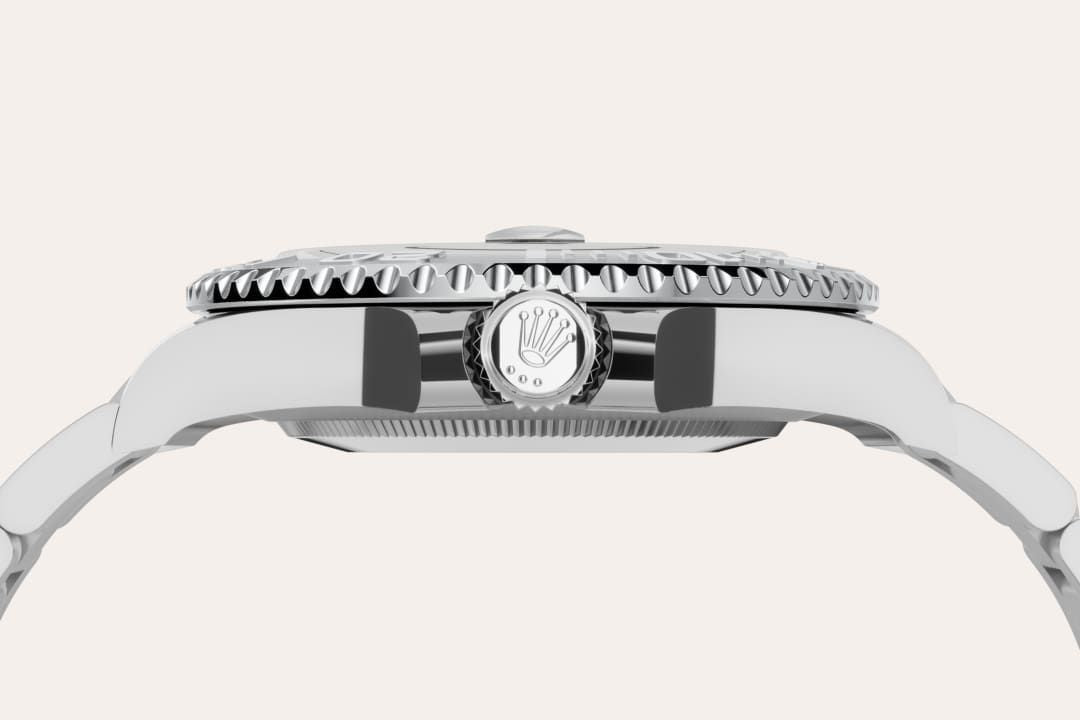 Fluted bezel
