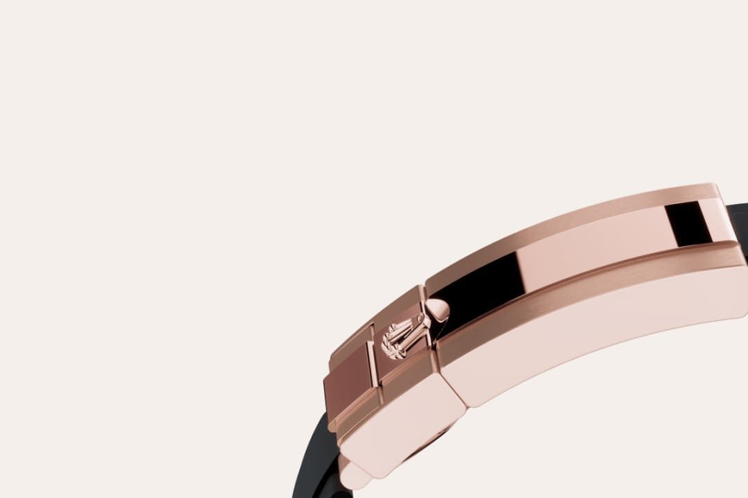 Fluted bezel