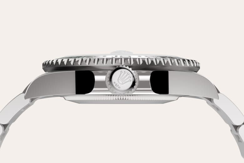 Fluted bezel