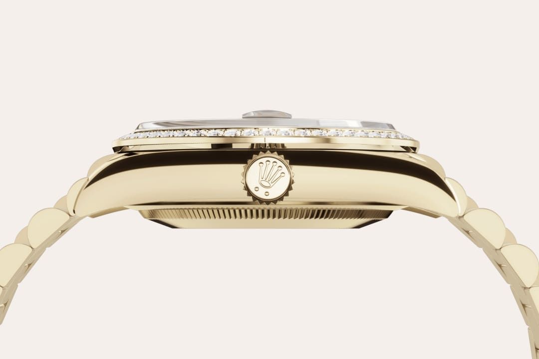 Fluted bezel