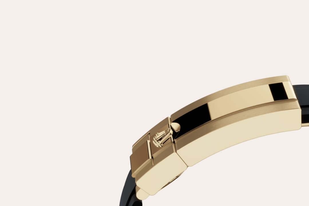 Fluted bezel