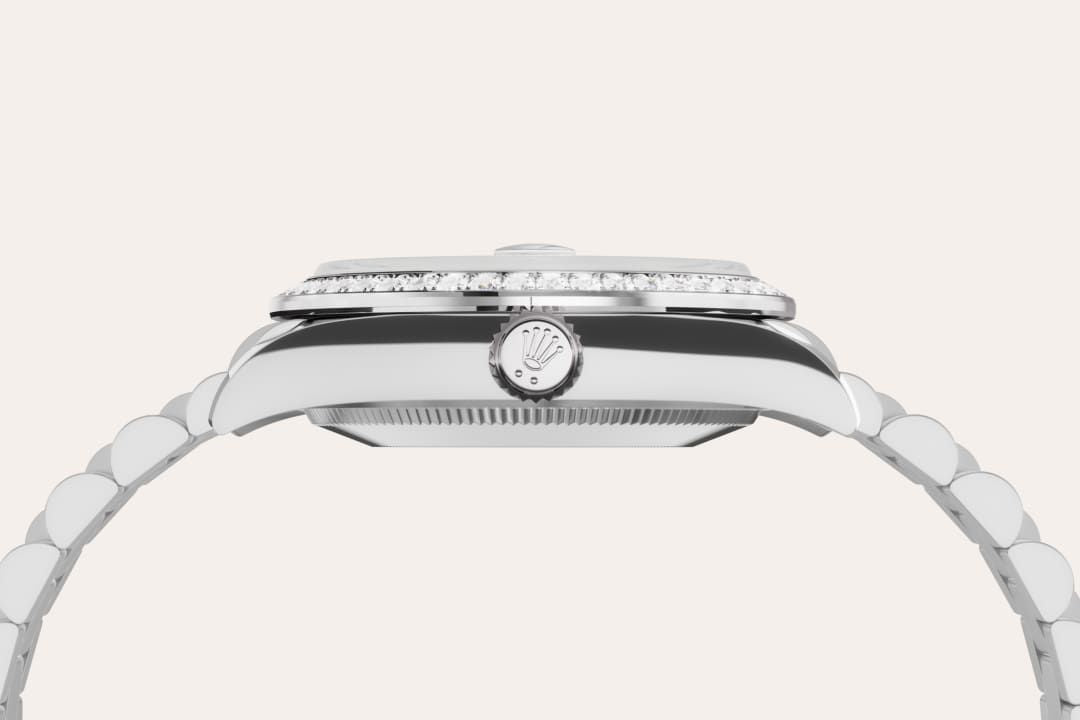 Fluted bezel