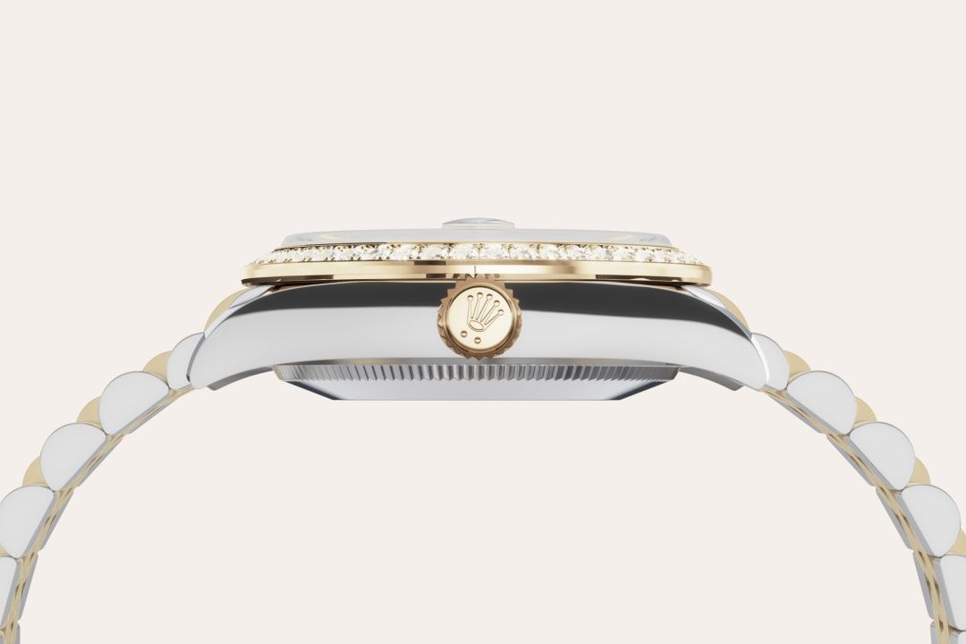 Fluted bezel