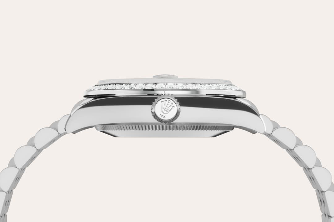 Fluted bezel