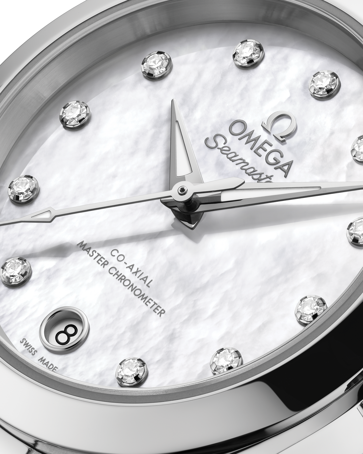 OMEGA Seamaster Aqua Terra 150M 220.10.30.20.55.001, 30 mm steel with mother-of-pearl dial – official gallery image 4