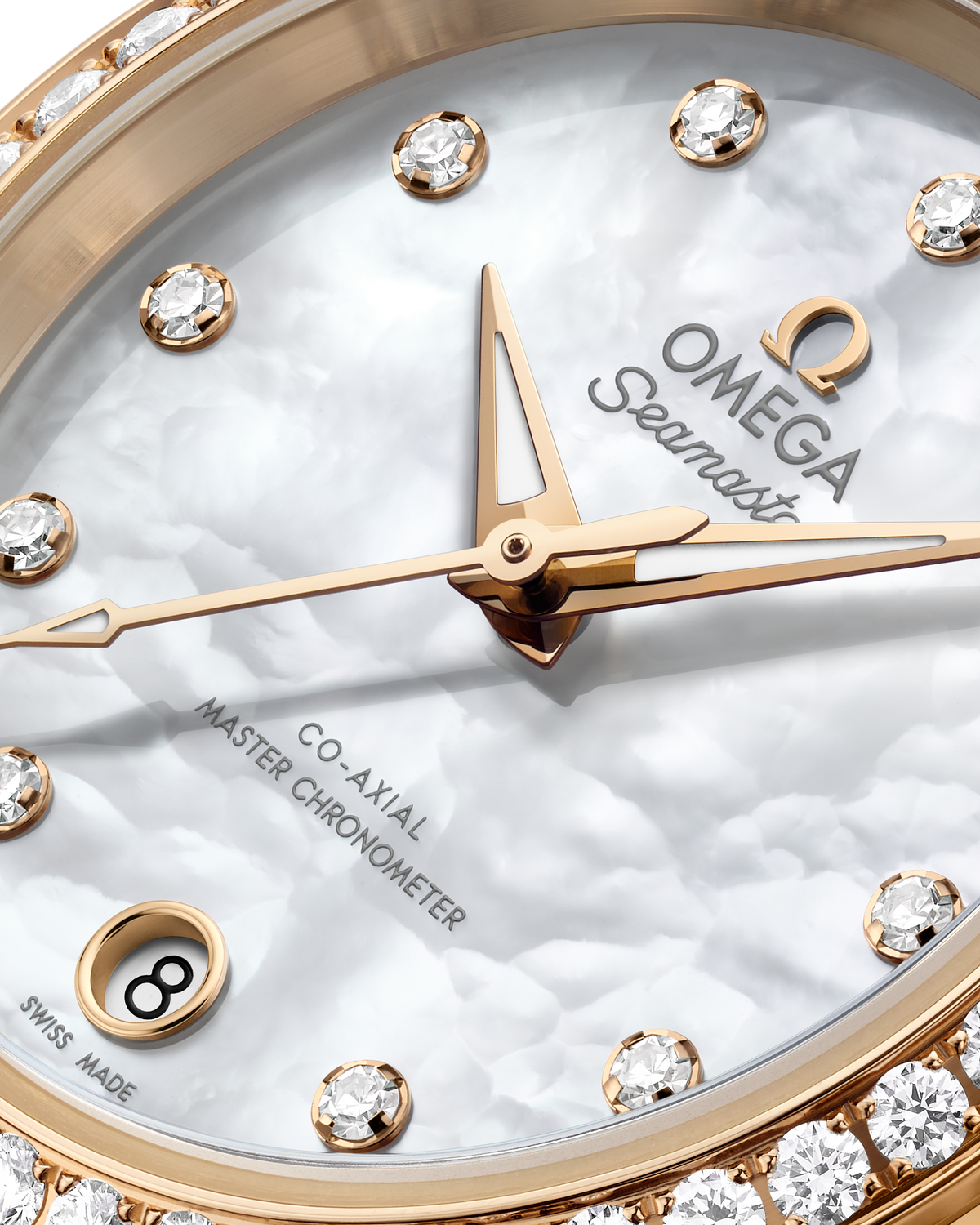 OMEGA Seamaster Aqua Terra 150M 220.55.30.20.55.001, 30 mm moonshine™ gold with mother-of-pearl dial – official gallery image 3