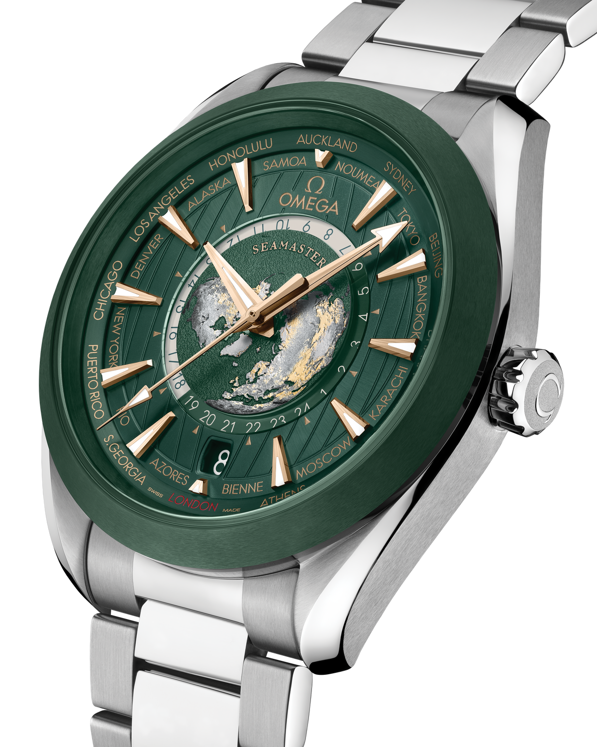 OMEGA Seamaster Aqua Terra Worldtimer 220.30.43.22.10.001, 43 mm steel with green dial – official gallery image 3