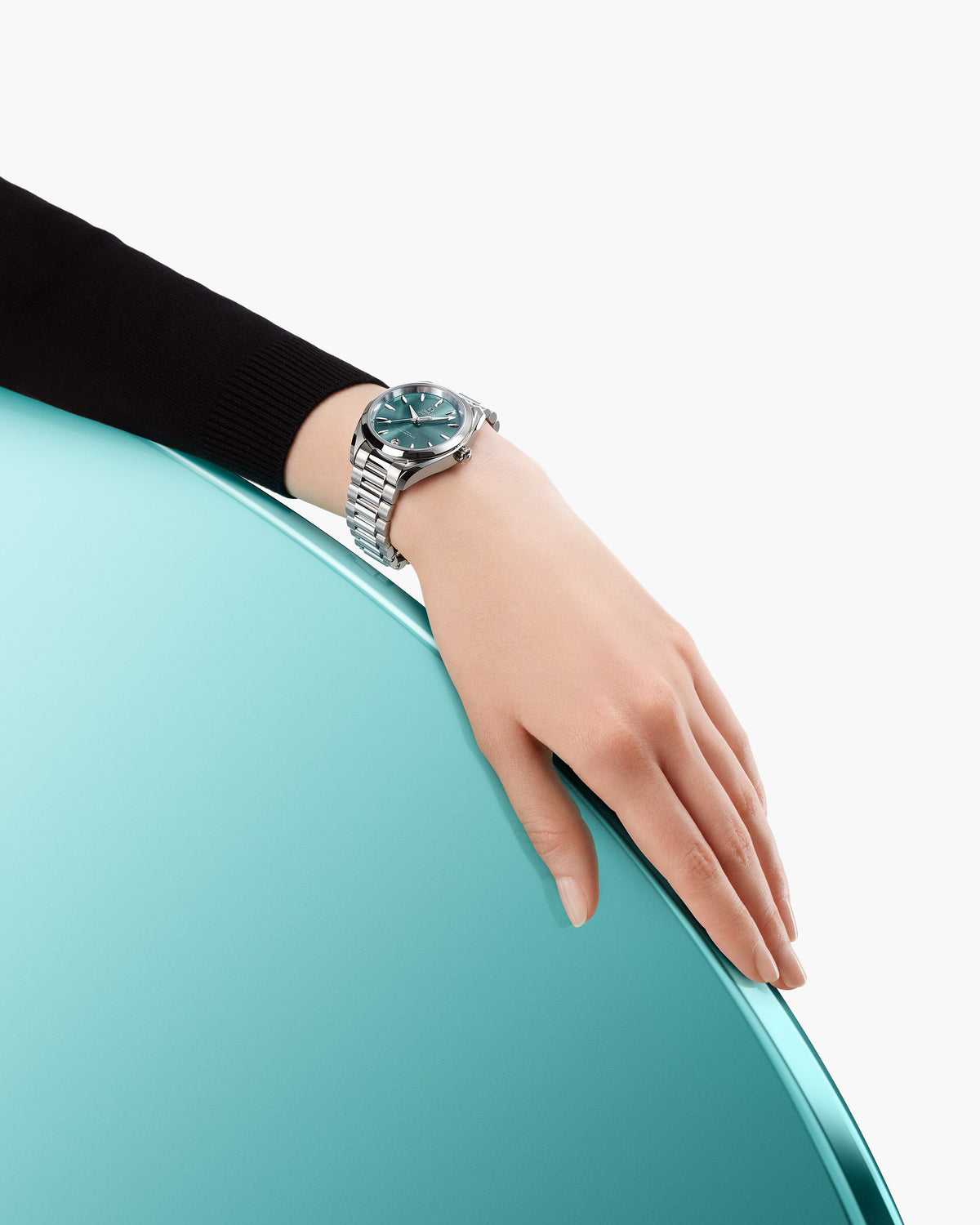 OMEGA Seamaster Aqua Terra Shades 220.10.34.20.10.001, 34 mm steel with lagoon green dial – official gallery image 3
