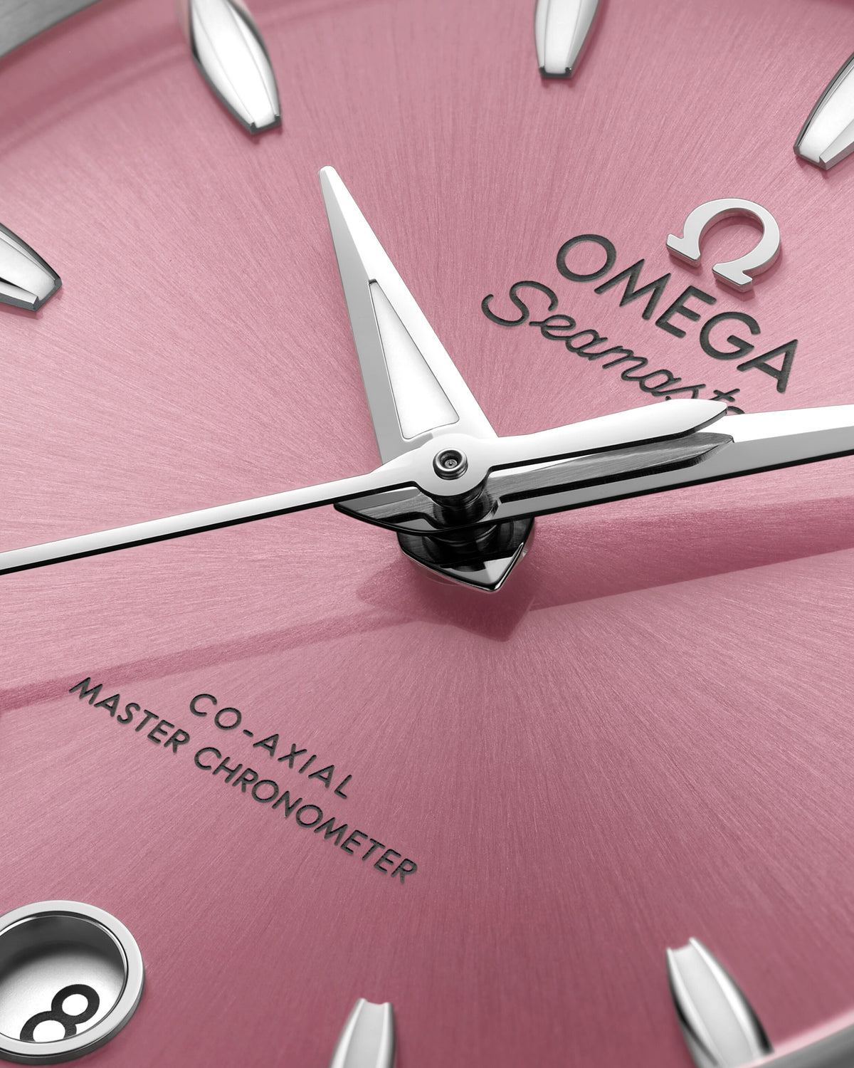 OMEGA Seamaster Aqua Terra Shades 220.10.34.20.10.003, 34 mm steel with shell pink dial – official gallery image 3
