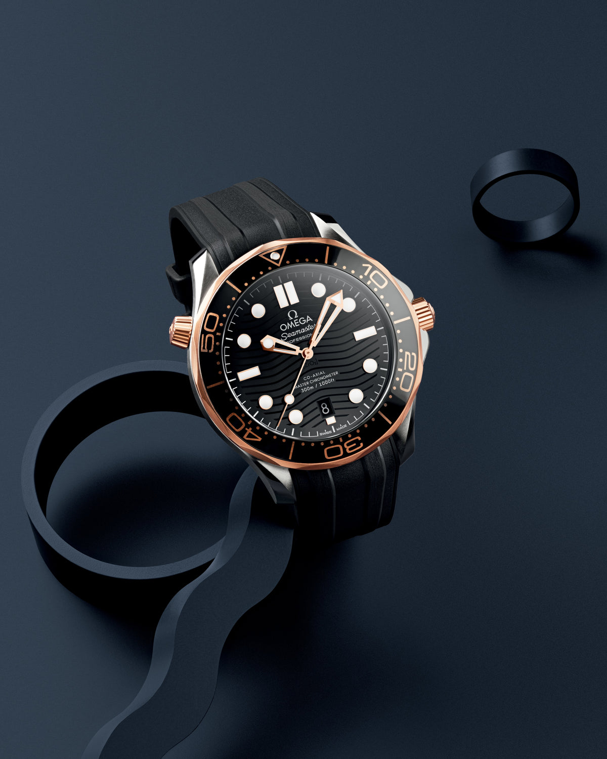 OMEGA Seamaster Diver 300M 210.22.42.20.01.002, 42 mm steel & sedna™ gold with black dial – official gallery image 4