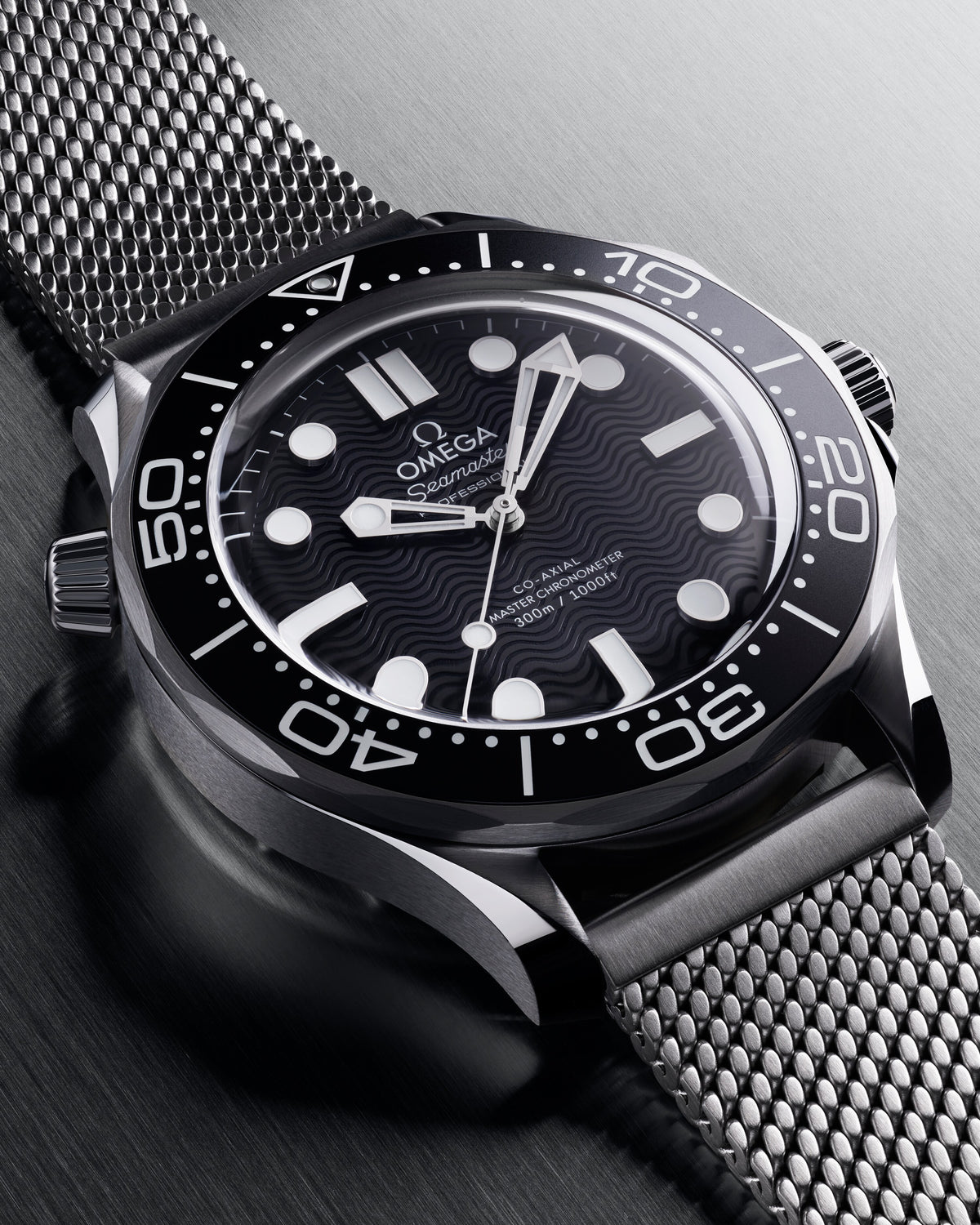 OMEGA Seamaster Diver 300M 210.30.42.20.01.010, 42 mm steel with black dial – official gallery image 4