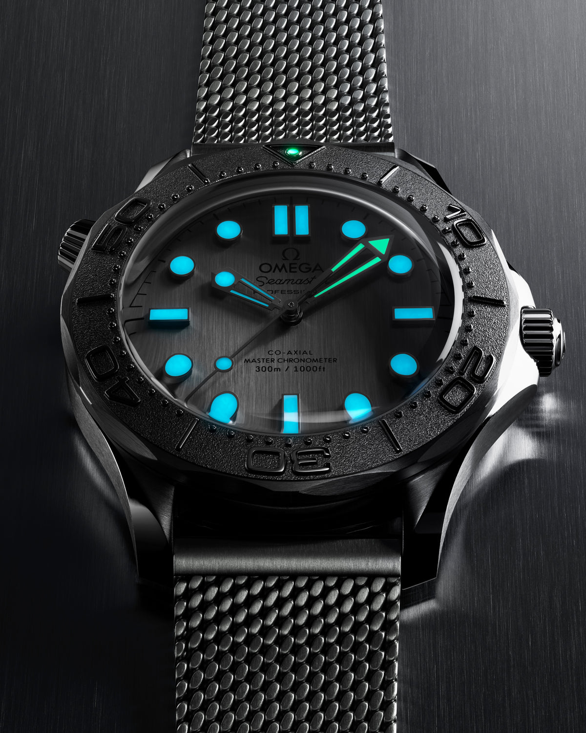OMEGA Seamaster Diver 300M 210.30.42.20.06.002, 42 mm steel with grey dial – official gallery image 6