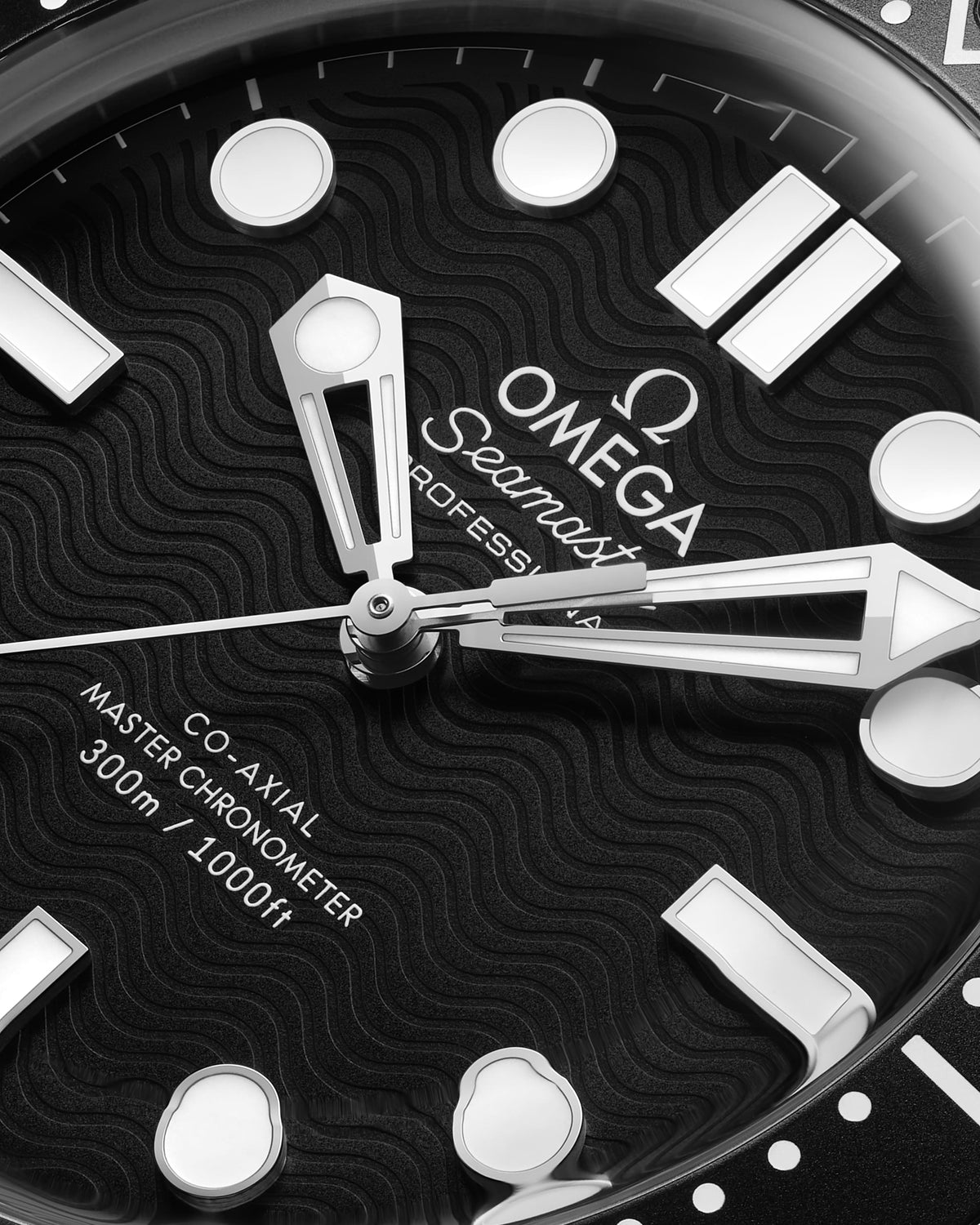 OMEGA Seamaster Diver 300M 210.32.42.20.01.003, 42 mm steel with black dial – official gallery image 4