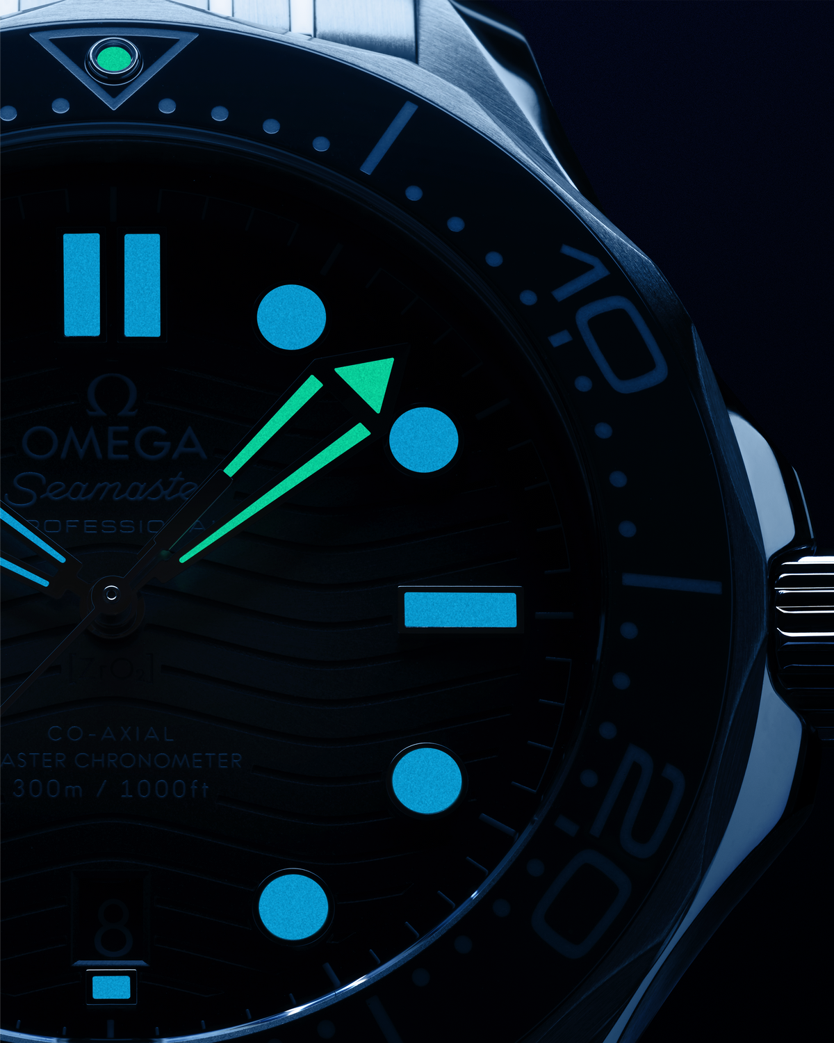 OMEGA Seamaster Diver 300M Summer Blue 210.32.42.20.03.002, 42 mm steel with blue dial – official gallery image 5