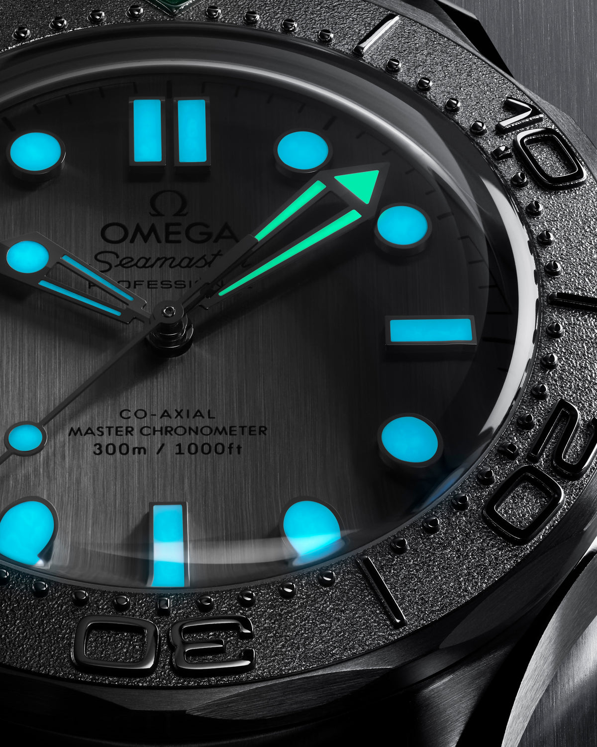 OMEGA Seamaster Diver 300M 210.32.42.20.06.002, 42 mm steel with grey dial – official gallery image 4