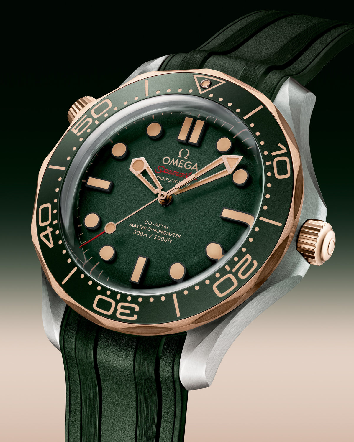 OMEGA Seamaster Diver 300M 210.92.42.20.10.001, 42 mm titanium & bronze gold with green dial – official gallery image 4