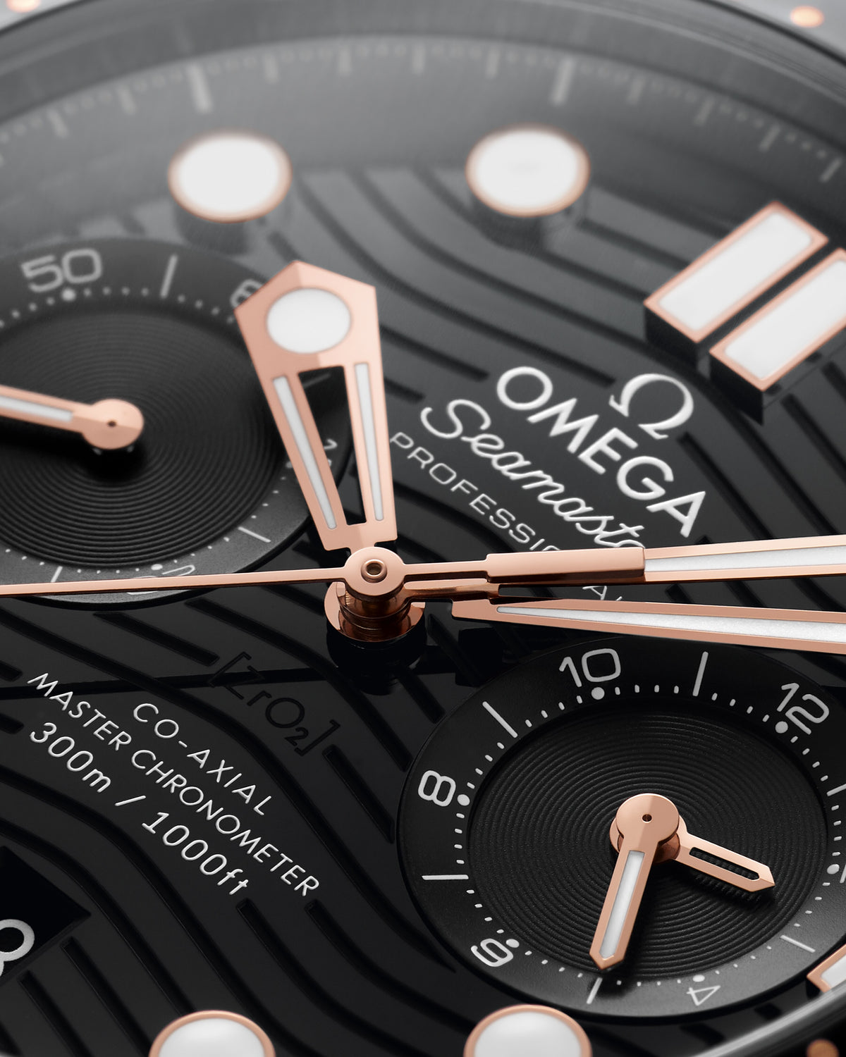 OMEGA Seamaster Diver 300M Chronograph 210.22.44.51.01.001, 44 mm steel & sedna™ gold with black dial – official gallery image 3