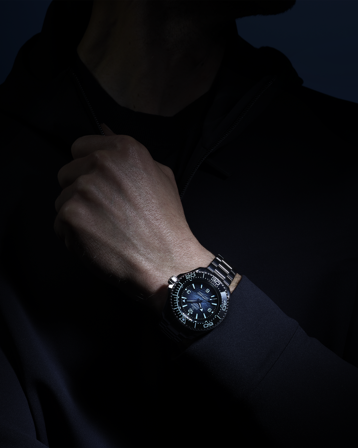 OMEGA Seamaster Planet Ocean Ultra Deep 6000M Summer Blue 215.30.46.21.03.002, 45.5 mm o-megasteel with blue dial – official gallery image 3
