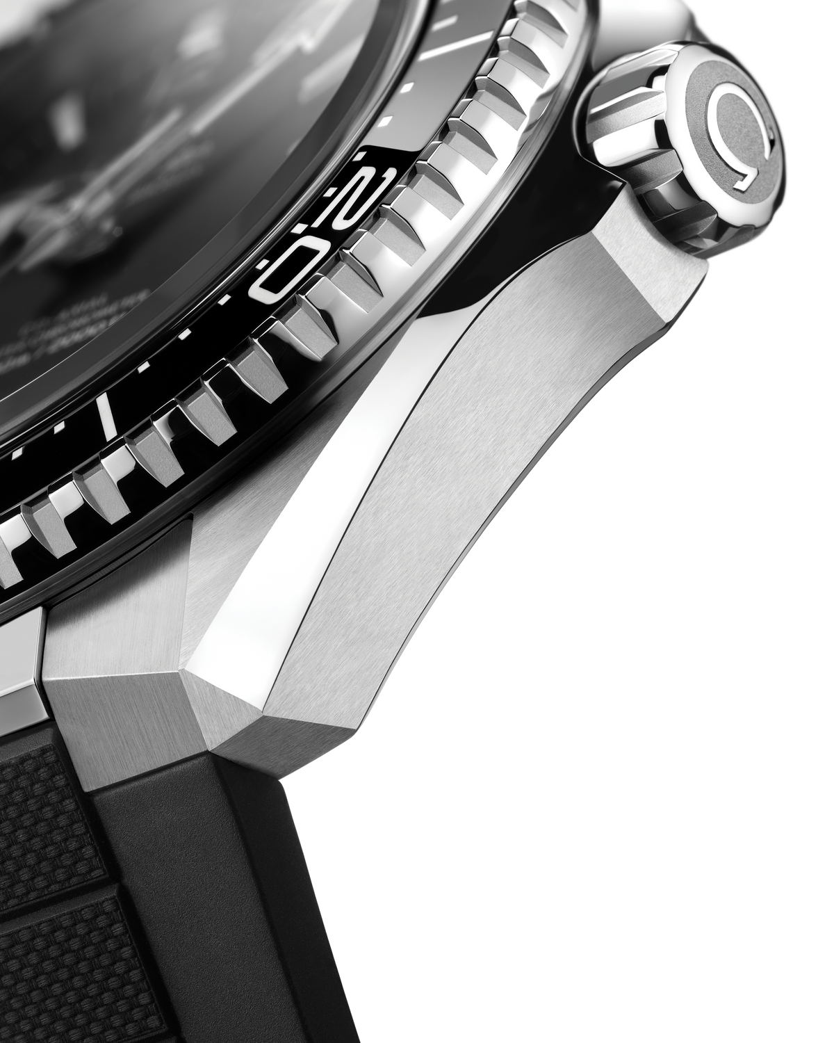 OMEGA Seamaster Planet Ocean 600M 217.32.42.21.01.001, 42 mm steel with black dial – official gallery image 4