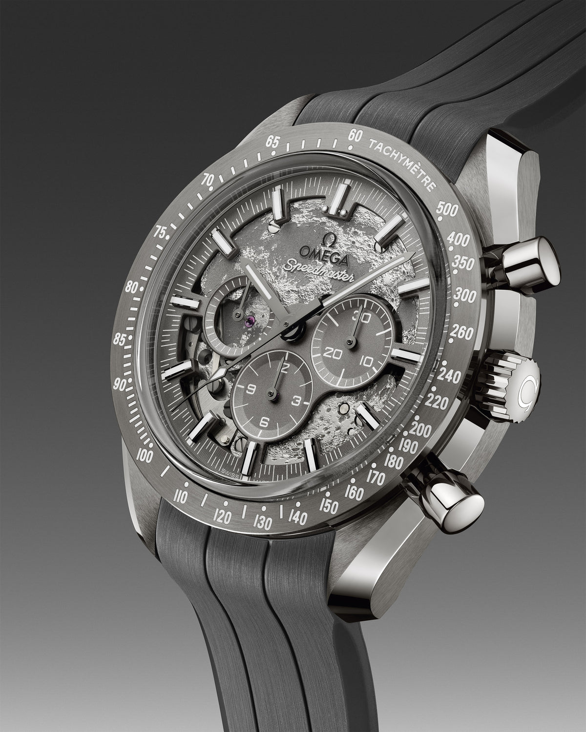 OMEGA Speedmaster Grey Side of the Moon 310.92.44.50.06.002, 44.25 mm grey ceramic with grey dial – official gallery image 4