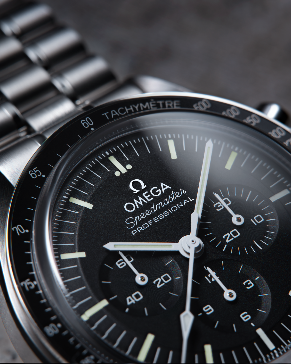 OMEGA Speedmaster Moonwatch Professional 310.30.42.50.01.002, 42 mm steel with black dial – official gallery image 5