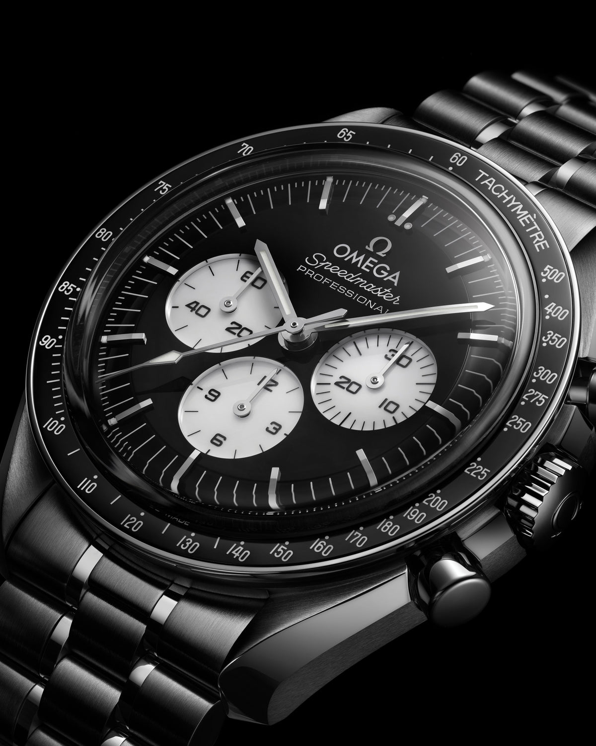 OMEGA Speedmaster Moonwatch Professional 310.30.42.50.01.004, 42 mm steel with black dial – official gallery image 4