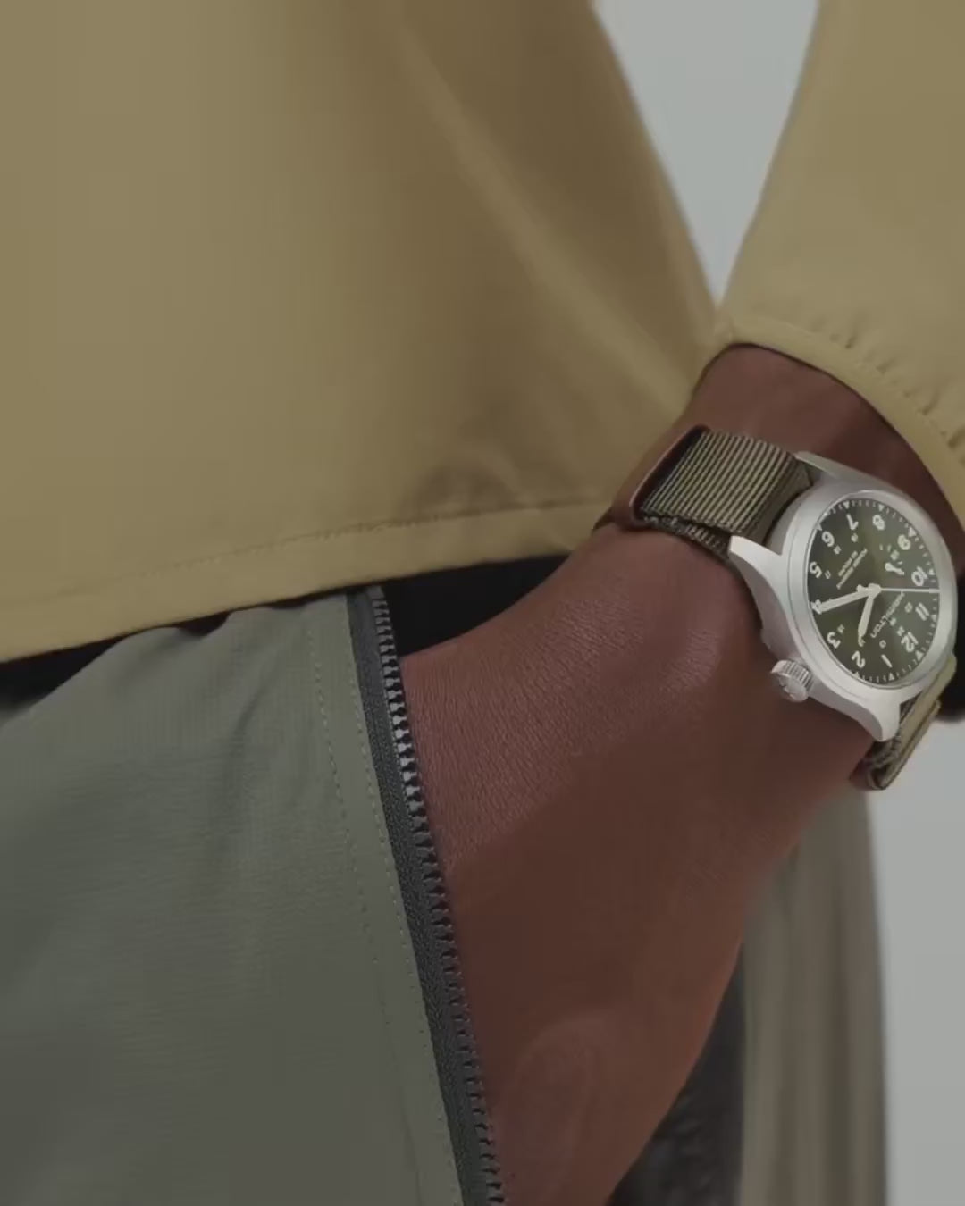 Hamilton Khaki Field H69509960 – official Hamilton video