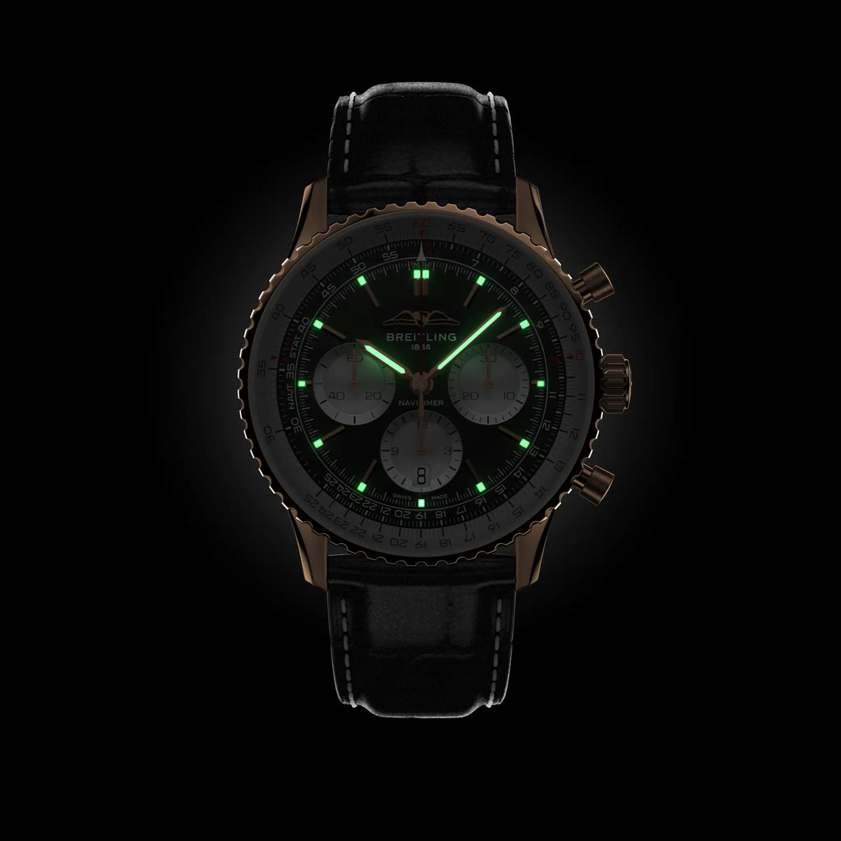 Breitling Navitimer B01 Chronograph 43 RB0138211B1P1 – luminous hands and markers in the dark