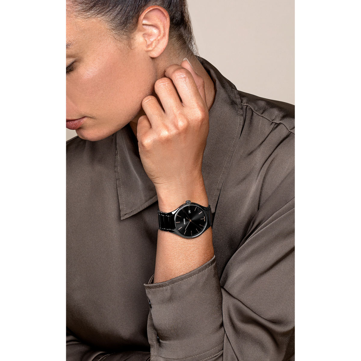 Rado True Round R27238162 – shown on the wrist